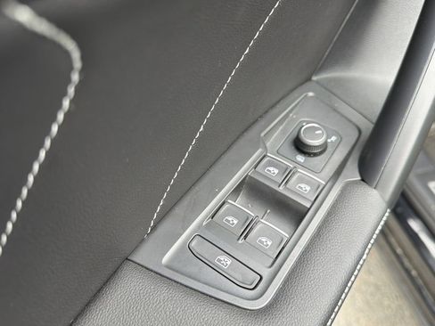 Used 2024 Volkswagen Tiguan SE R-Line image 22