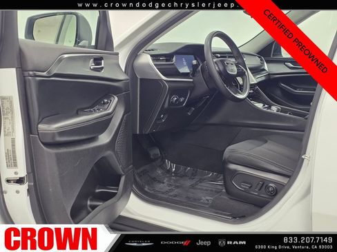 Certified 2024 Jeep Grand Cherokee Laredo AWD/4WD image 24