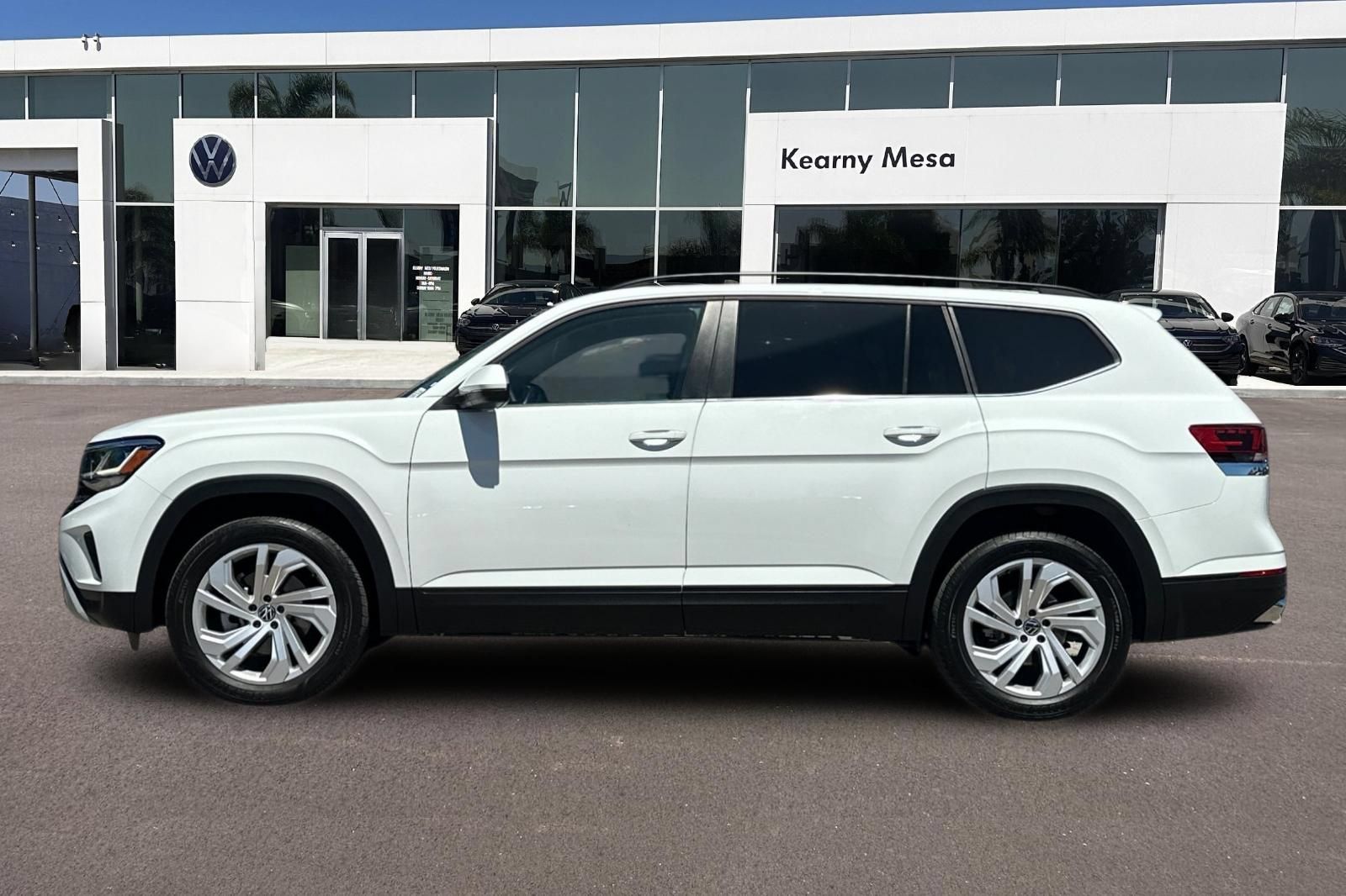 Used 2023 Volkswagen Atlas SE w/ Panoramic Sunroof Package FWD image 7
