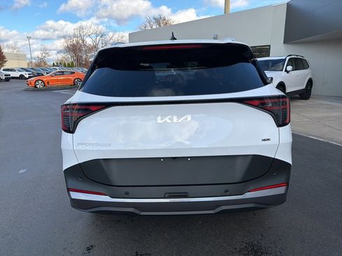 New 2026 Kia Sportage EX image 7