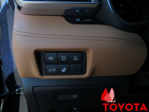 New 2026 Toyota Highlander Platinum image 14