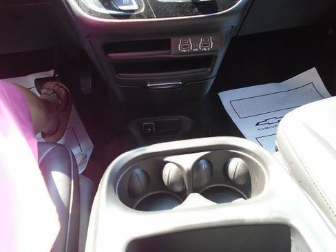 Used 2025 Chrysler Pacifica Select FWD image 15