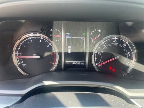 Used 2024 Toyota 4Runner TRD Off-Road Premium w/ Moonroof Package AWD/4WD image 15