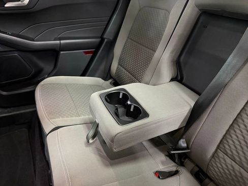 Used 2021 Ford Escape SE w/ SE Sport Appearance Package image 19