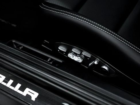 Used 2016 Porsche 911 R image 26