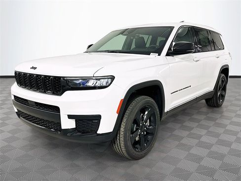 New 2025 Jeep Grand Cherokee L Altitude image 22