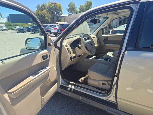 Used 2012 Ford Escape XLT FWD image 8