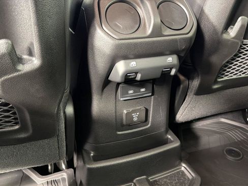Used 2026 Jeep Wrangler Unlimited Sahara AWD/4WD image 14
