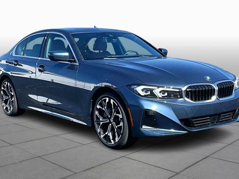 Certified 2025 BMW 330i Sedan image 2