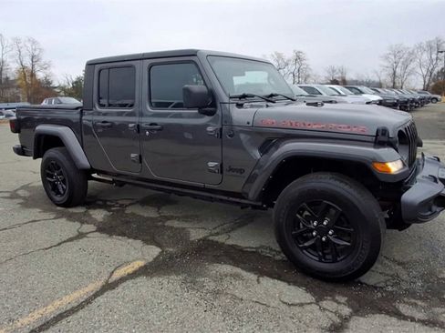 Certified 2022 Jeep Gladiator Sport image 2