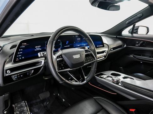 Used 2024 Cadillac Lyriq Luxury image 2