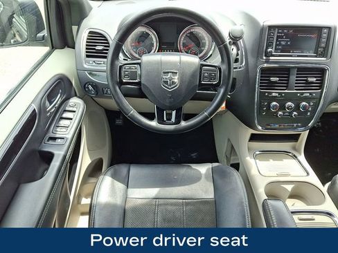 Used 2019 Dodge Grand Caravan SXT FWD image 3