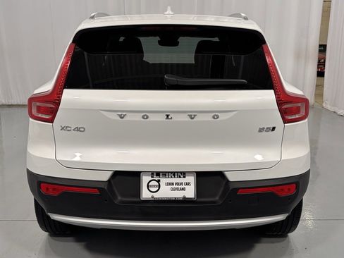 Certified 2025 Volvo XC40 B5 Plus image 7