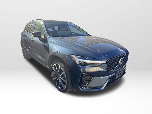 Used 2023 Volvo XC60 B5 Plus image 18