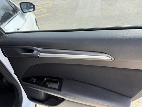 Used 2013 Ford Fusion SE FWD image 16