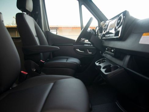 New 2025 Mercedes-Benz Sprinter 2500 image 28