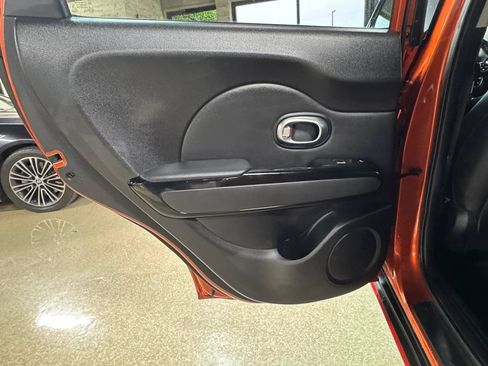 Used 2018 Kia Soul ! w/ Tech Package FWD image 14