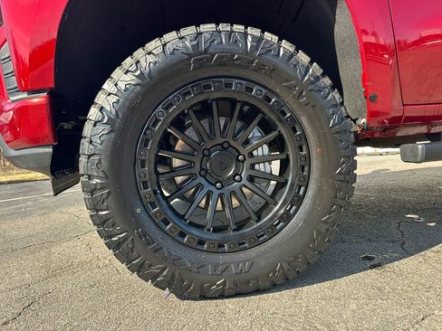 Used 2022 Chevrolet Silverado 1500 RST image 12