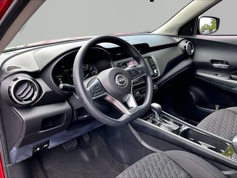 Used 2022 Nissan Kicks SV FWD image 14