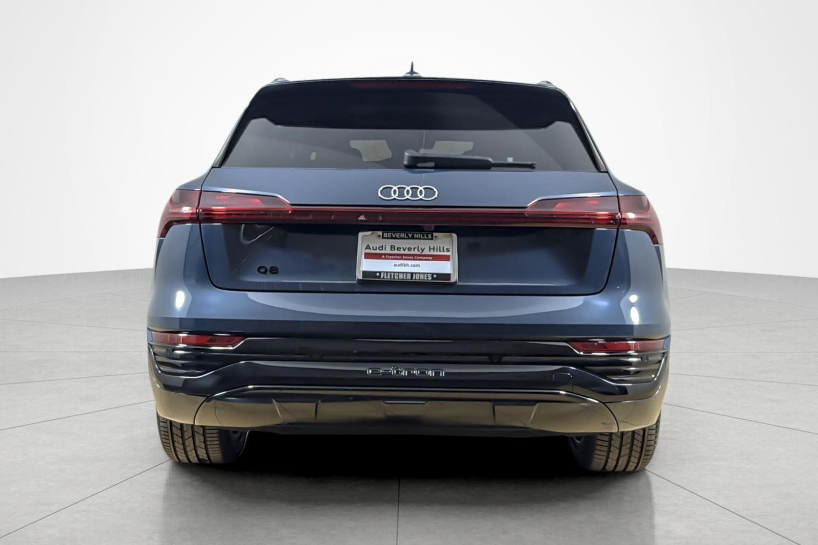 Used 2024 Audi Q8 e-tron Premium AWD/4WD image 4