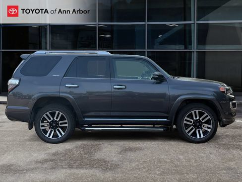 Used 2019 Toyota 4Runner Limited AWD/4WD image 5
