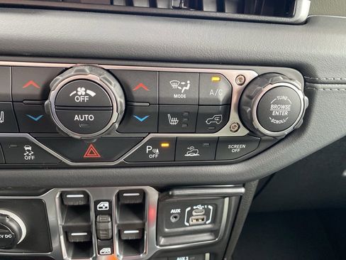 New 2026 Jeep Gladiator Mojave AWD/4WD image 27