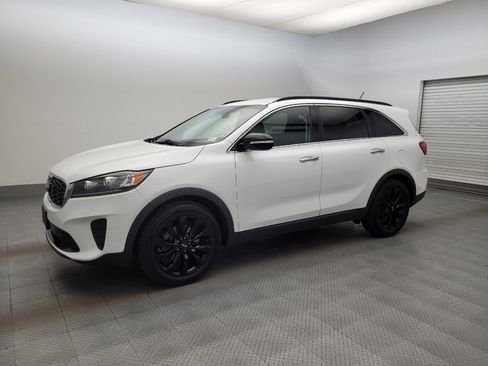 Used 2020 Kia Sorento S FWD image 2