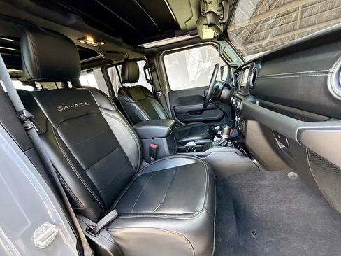 Used 2021 Jeep Wrangler Unlimited Sahara w/ Cold Weather Group image 33