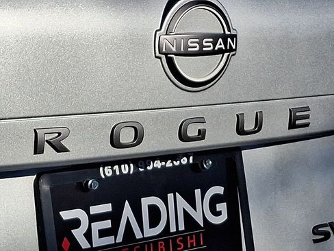 Used 2024 Nissan Rogue SV image 30