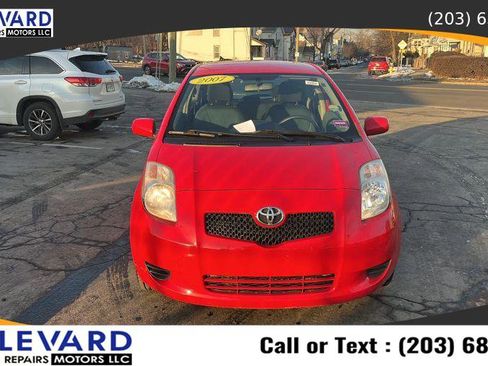 Used 2007 Toyota Yaris 2-Door Hatchback image 3