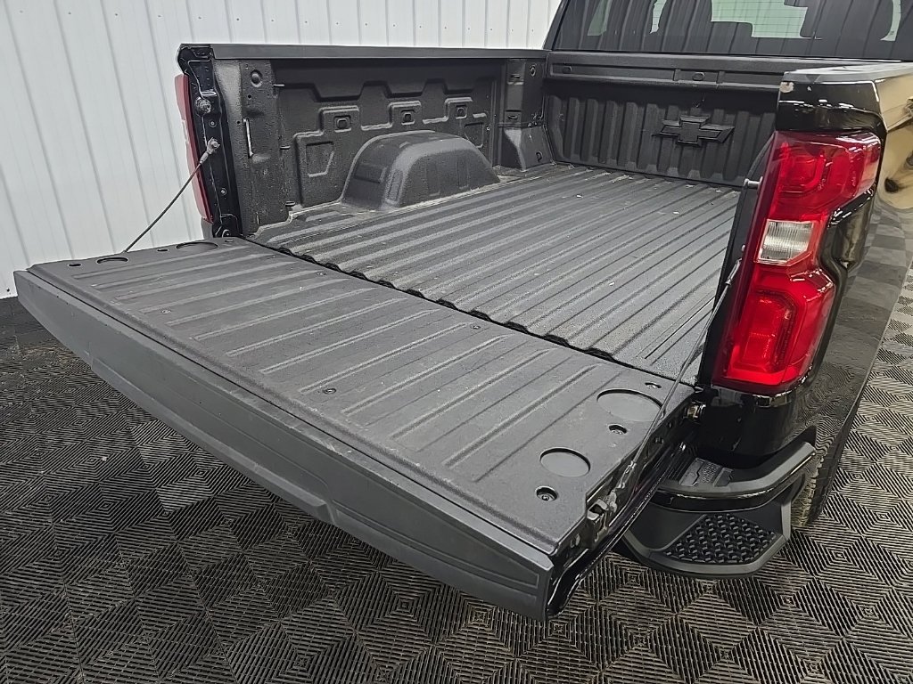 Used 2023 Chevrolet Silverado 1500 RST AWD/4WD image 11