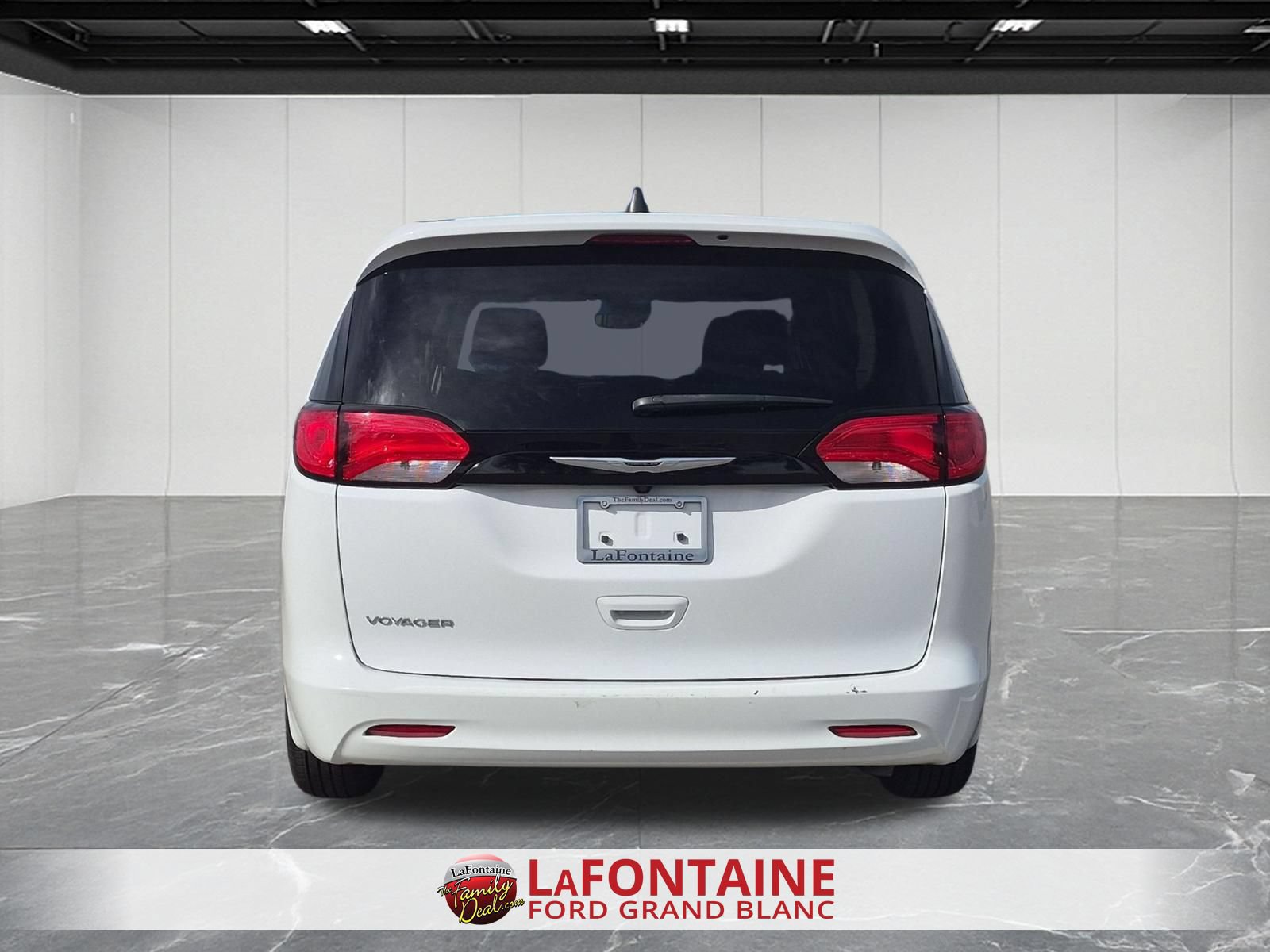 Used 2024 Chrysler Voyager LX FWD image 4