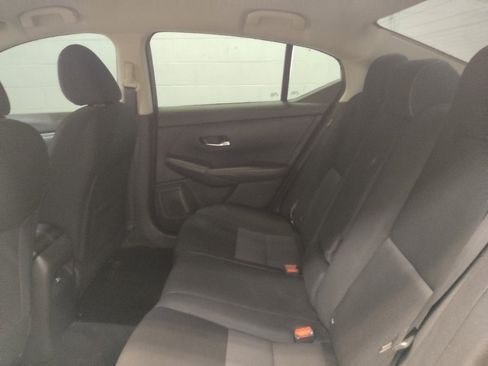 Used 2022 Nissan Sentra SV FWD image 18