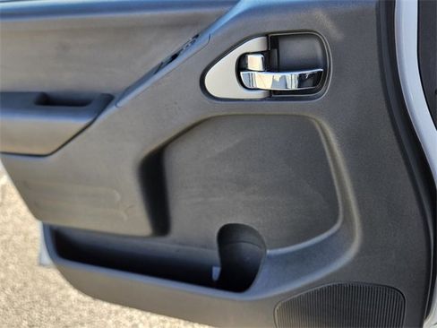 Used 2019 Nissan Frontier SV image 29