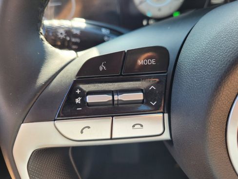 Used 2023 Hyundai Elantra Limited image 28