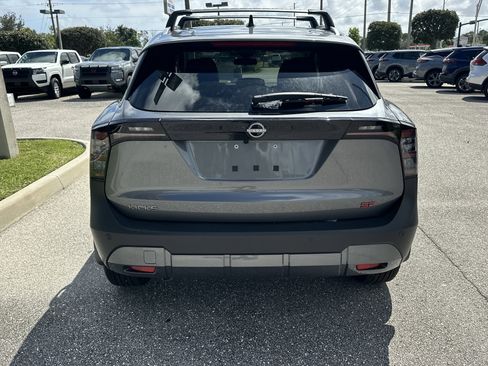 New 2026 Nissan Kicks SR FWD image 7