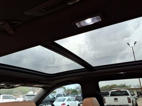 Used 2023 Cadillac Escalade Premium Luxury image 13