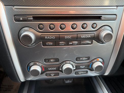 Used 2020 Nissan Pathfinder SL image 26