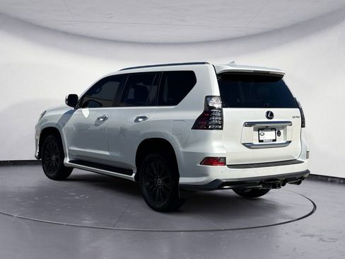 Used 2023 Lexus GX 460 Premium w/ Accessory Package image 5