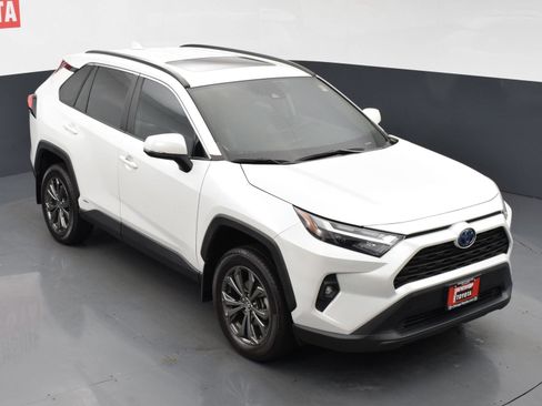 Used 2024 Toyota RAV4 XLE Premium w/ Weather Package AWD/4WD image 25
