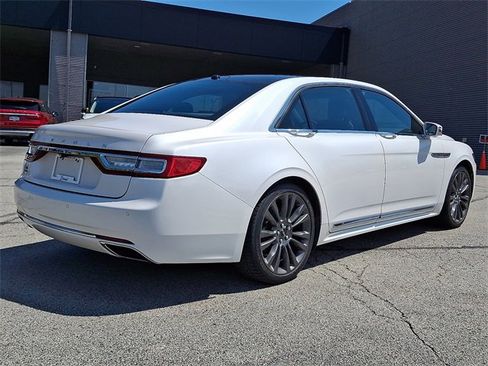 Used 2017 Lincoln Continental Select w/ Climate Package AWD/4WD image 6