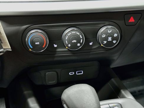 New 2026 Chevrolet Trax LS w/ LS Convenience Package FWD image 19