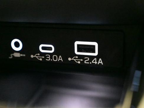 Used 2025 Subaru Outback Onyx Edition AWD/4WD image 33