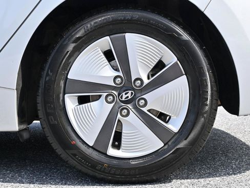 Used 2019 Hyundai Ioniq Blue FWD image 41