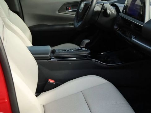Used 2024 Toyota Prius XLE AWD/4WD image 42