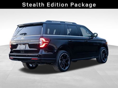 Used 2024 Ford Expedition Limited image 4
