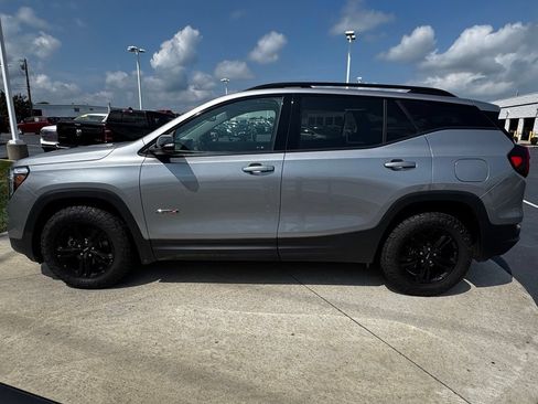 Used 2024 GMC Terrain AT4 AWD/4WD image 4