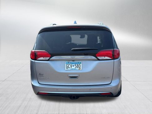 Used 2017 Chrysler Pacifica Limited FWD image 7