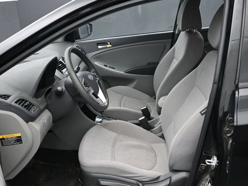 Used 2013 Hyundai Accent GLS w/ Premium Pkg FWD image 13