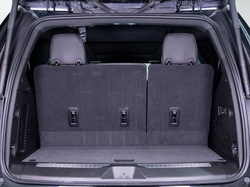 Used 2025 GMC Yukon Denali Ultimate AWD/4WD image 8